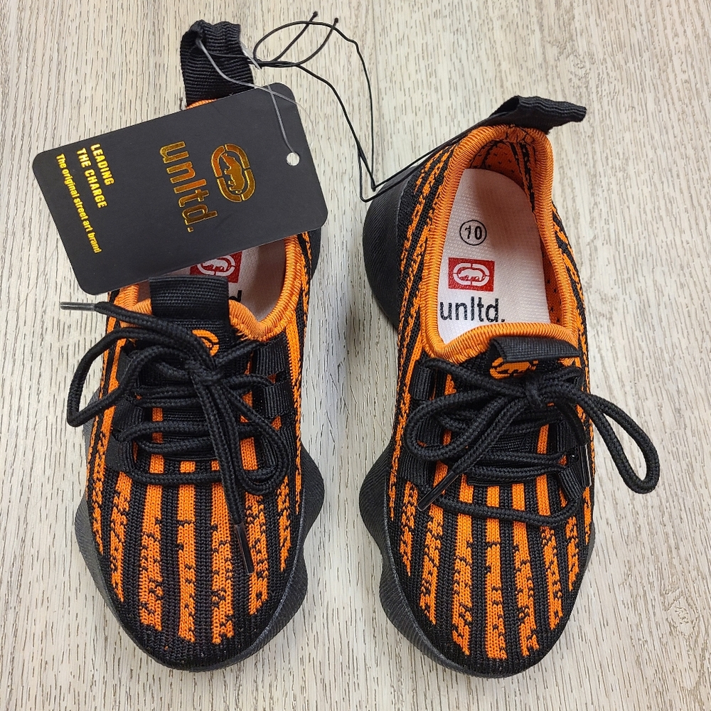 Sneakers - Picture 2 of 4